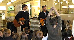 Picture from the Danny & Gerry concert in Merkur Markt Halle on 03.03.2000